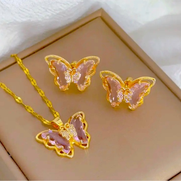 Butterfly set. - Picture 1 of 1